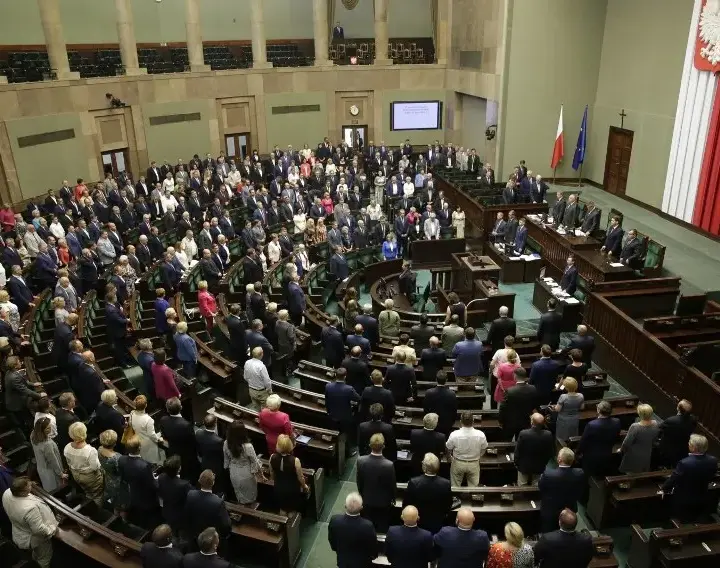 Co robi Sejm i Senat? Kluczowe funkcje i ich znaczenie w Polsce