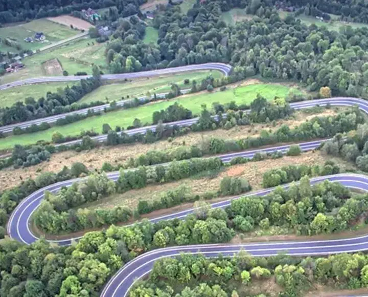 Gotowe trasy motocyklowe w Polsce – piękne widoki i łatwe do pobrania