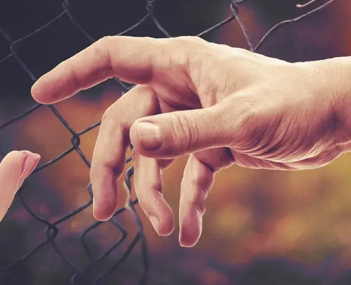 Czy warto pomagać innym? Odkryj prawdziwe korzyści altruizmu