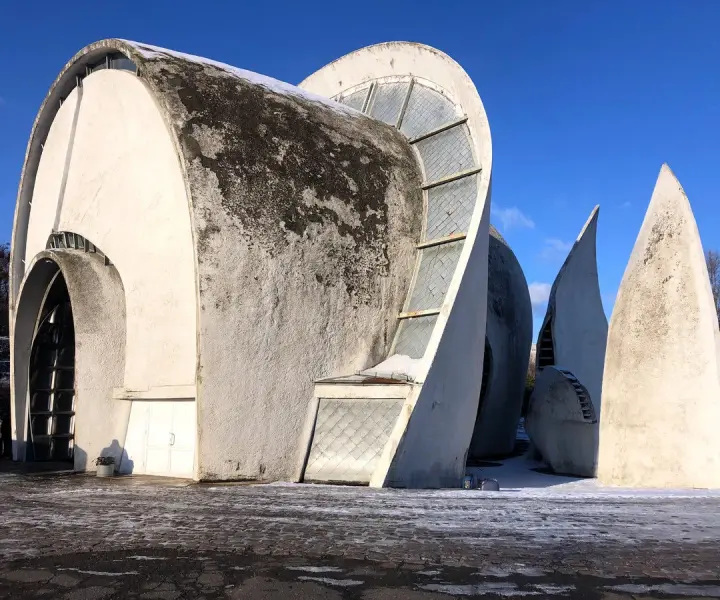 Ile kosztuje budowa krematorium? Kluczowe wydatki i czynniki wpływające