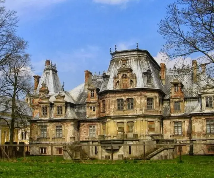 Pałac Sobańskich w Guzowie: Historia, architektura i aktualny stan