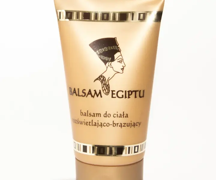 Jakie kosmetyki warto przywieźć z Egiptu? Sprawdź najlepsze lokalne produkty!