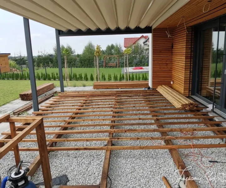 Jak zbudować taras drewniany z zadaszeniem - krok po kroku do sukcesu