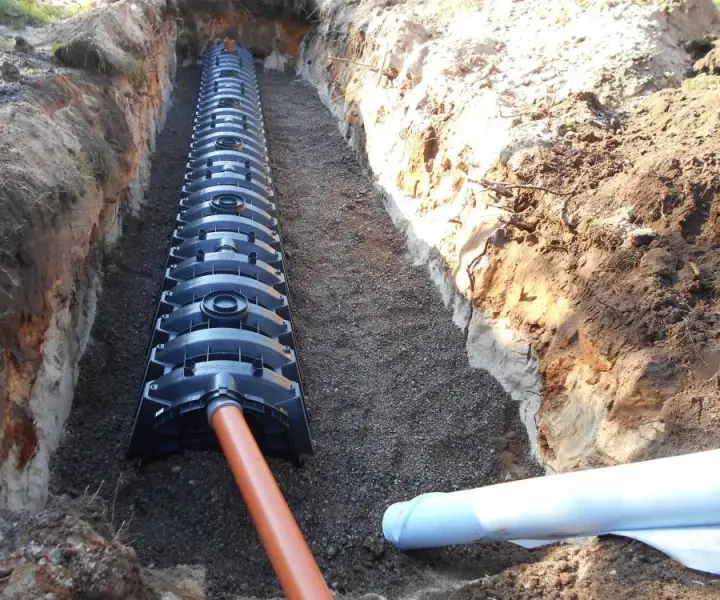 Jak prawidłowo zainstalować tunel rozsączający w glinie? Poradnik