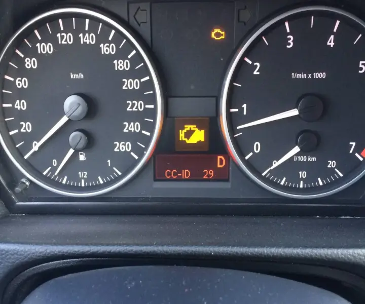 Kontrolki BMW E90 – co oznaczają, dlaczego się świecą i jak je naprawić?