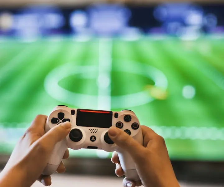 E-sport i psychologia - Wpływ treningu umysłu na koncentrację graczy