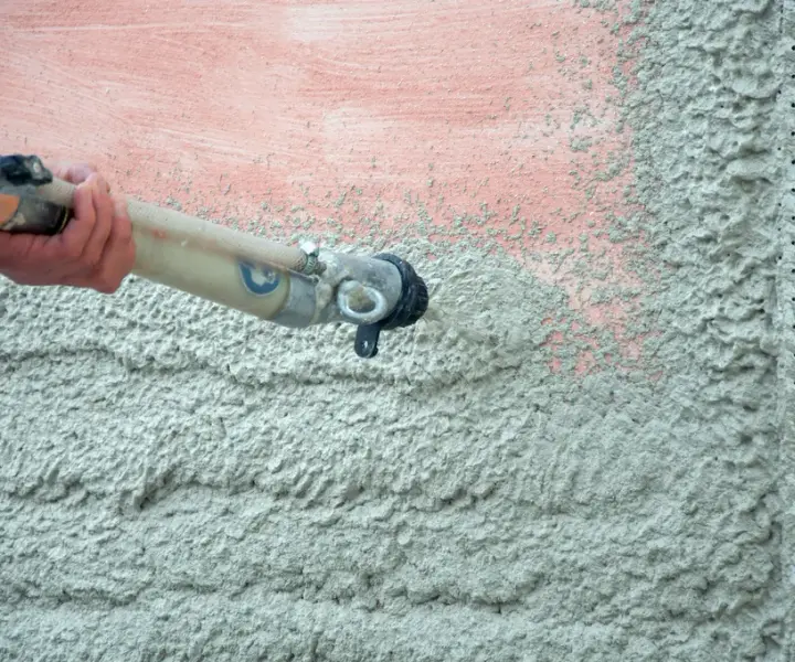 Czy tynk mineralny można nakładać pistoletem? Zalety i wady
