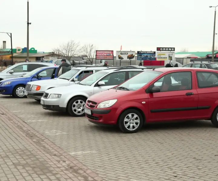 Giełda samochodowa Sandomierz - kiedy się odbywa i co warto wiedzieć