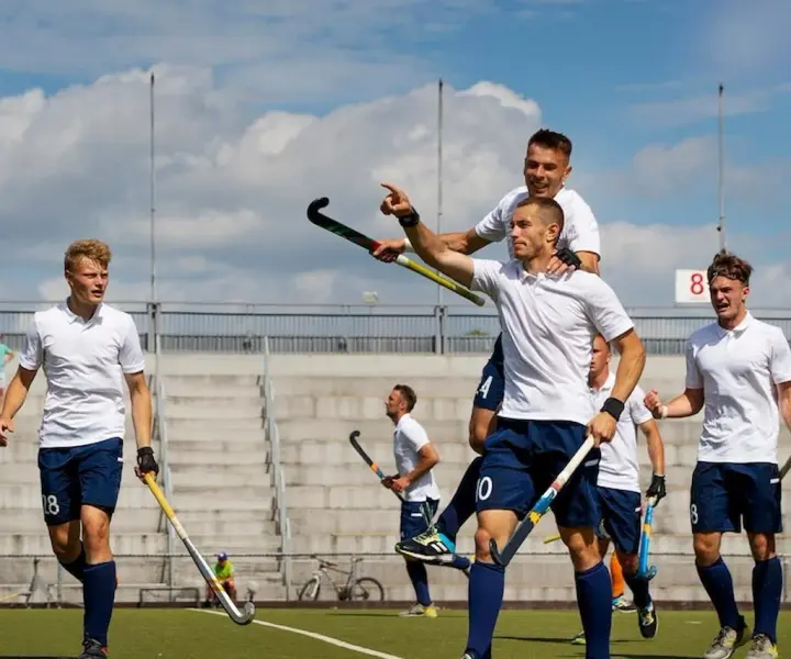 Jakie sporty można uprawiać na trawie? Odkryj najpopularniejsze opcje