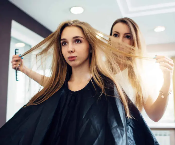 Który fryzjer na Złotych Tarasach strzyże najlepiej? Nasz Top salonów