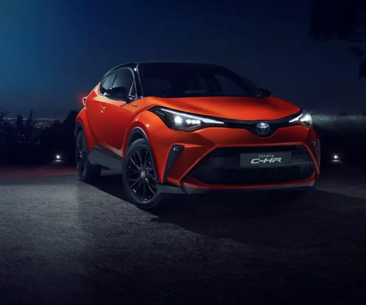 Toyota C-HR hybryda czy benzyna - co wybrać dla oszczędności?