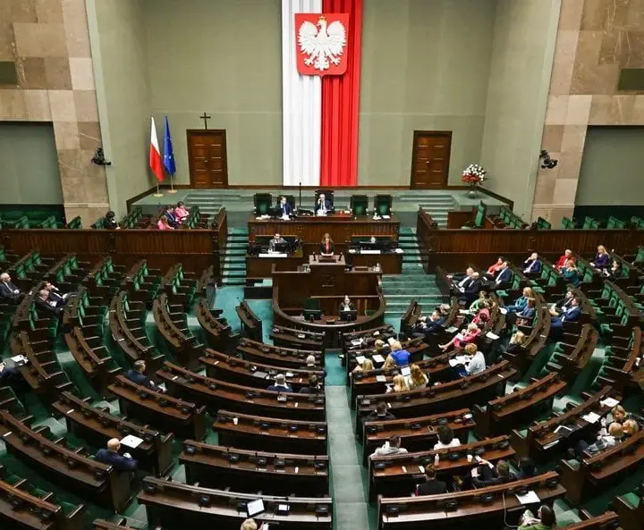 Polska Sejm czy Senat – kluczowe różnice, które musisz znać