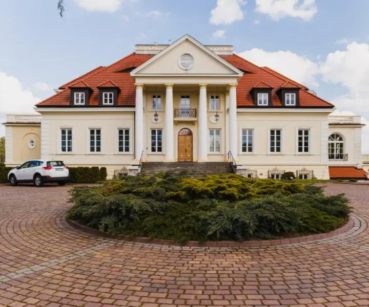 Zamek weselny w Osieczku – wszystko, co musisz wiedzieć przed organizacją wymarzonego wesela
