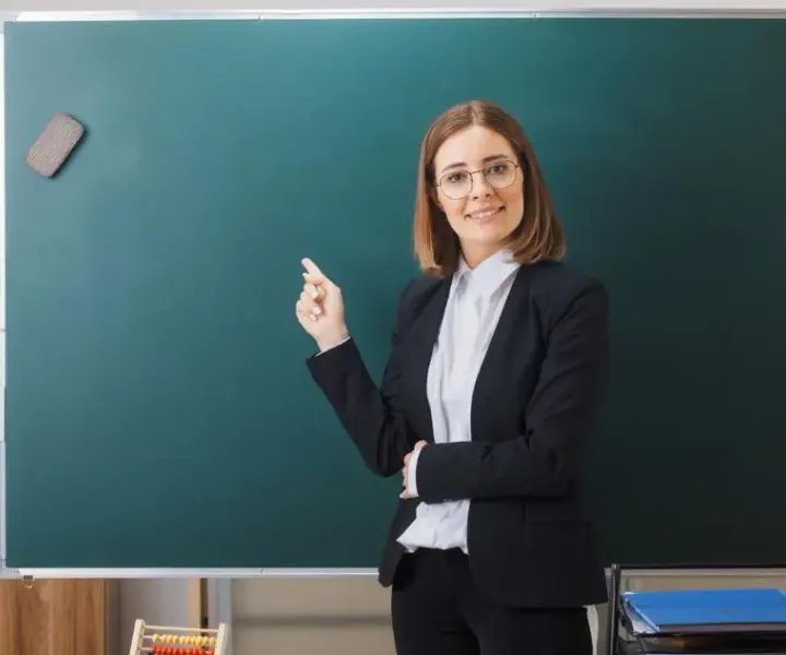 Czy po biotechnologii można uczyć w szkole? Sprawdź wymagania nauczyciela