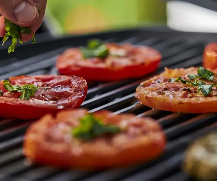 Najlepsze przepisy na warzywa na grillu, które zachwycą Twoich gości
