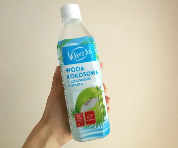 Napój kokosowy Biedronka – odkryj najlepsze produkty i promocje