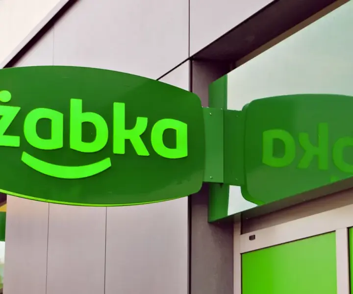 16-latek w Żabce - zarobki, prawo, obowiązki - czy warto?