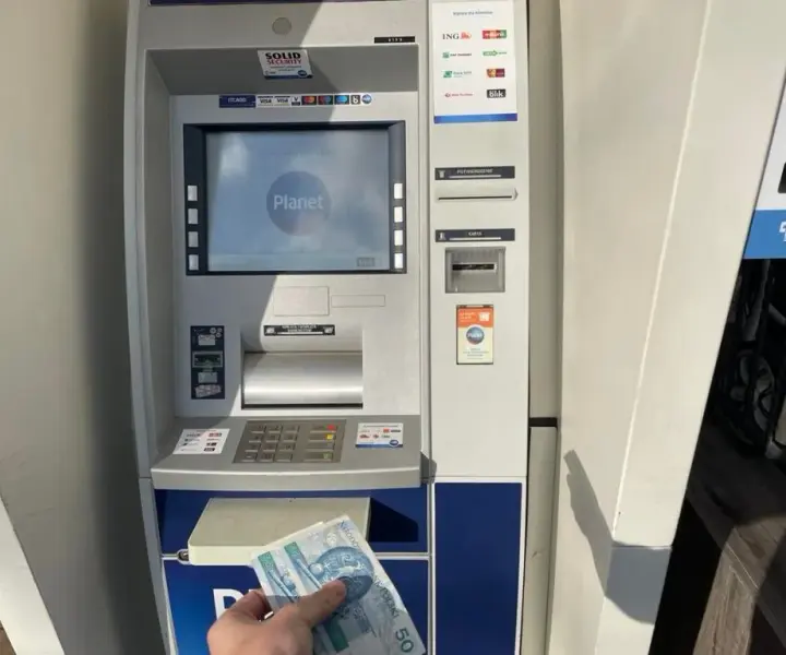 Jak działa wpłatomat Pekao? Prosty sposób na szybkie wpłaty gotówki