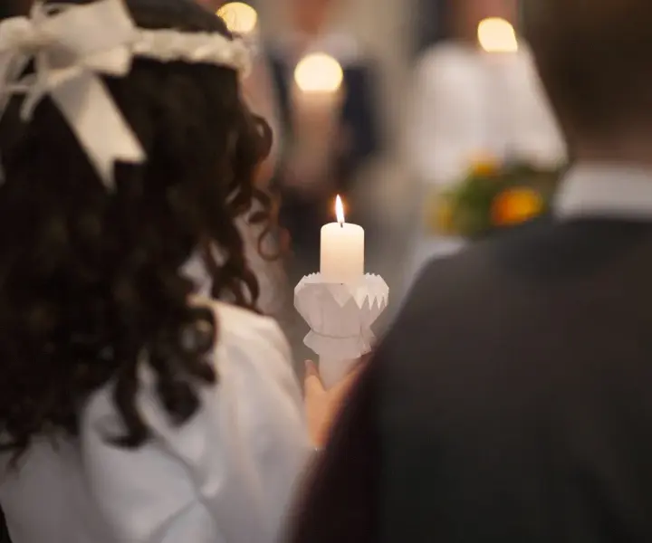 Co robi chrzestny na komunii? Obowiązki i ważne wsparcie dla dziecka