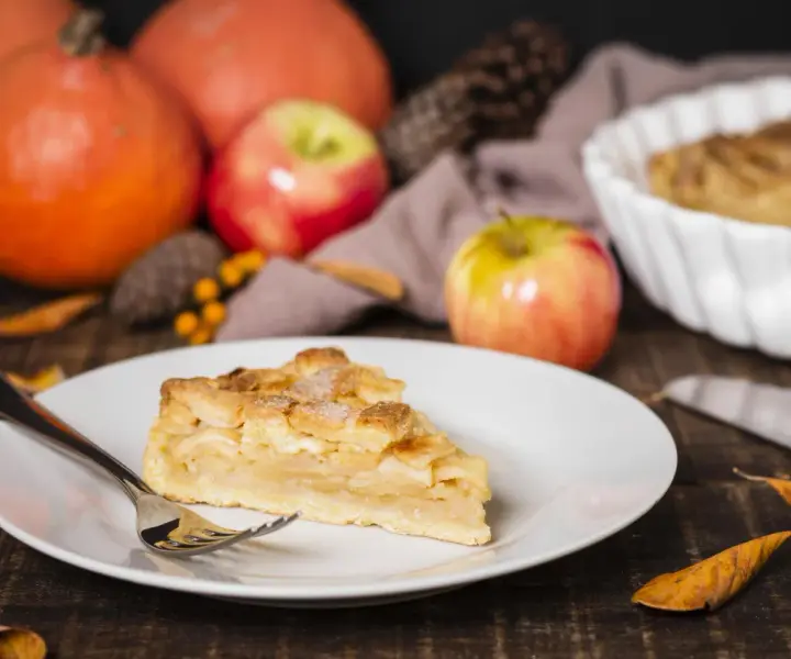 Jak podgrzać szarlotkę w mikrofali, aby nie była gumowata