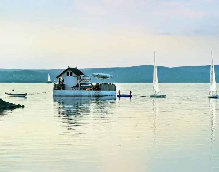 Plaża w Siofok - Znajdź Najlepsze Miejsca na Plaży i Spędź Niezapomniane Wakacje nad Balatonem