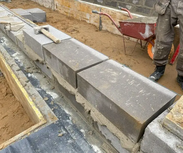 Zaprawa do bloczków betonowych - wszystko co musisz wiedzieć o proporcjach