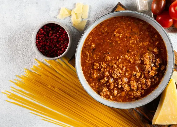 Czy sos do spaghetti można mrozić? Sprawdź, jak to zrobić bezpiecznie