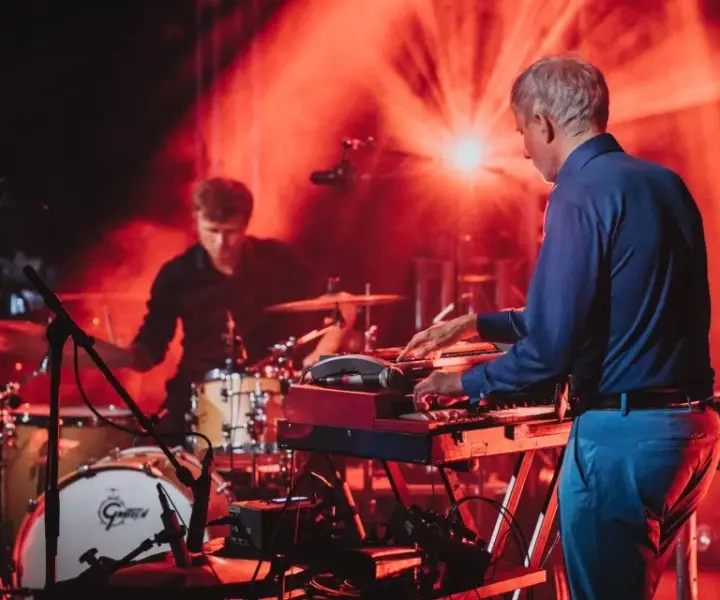 5 kultowych piosenek z bębnami na początku, które musisz znać