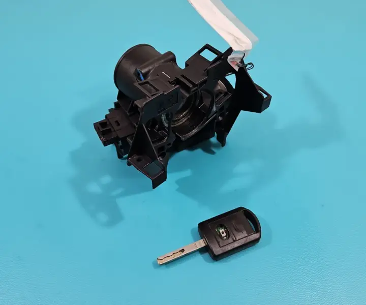 Jak rozebrać kluczyk Opel Meriva bez uszkodzenia elektroniki