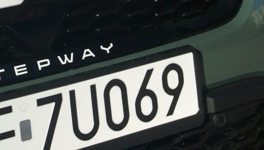 Tablica rejestracyjna F 7U069 z napisem STEPWAY. Czekam na bha rejestracja.
