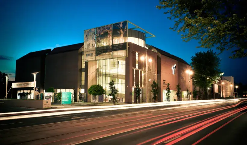 Muzeum sztuki współczesnej Toruń - aktualne wystawy i godziny otwarcia