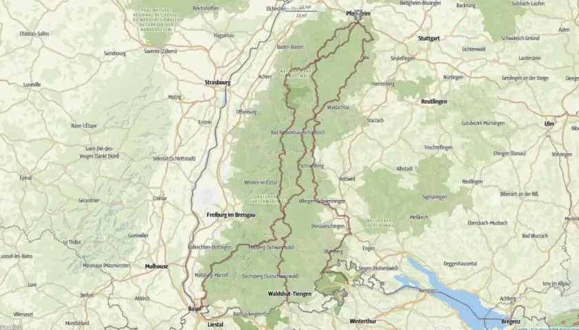 Karte zeigt Wanderrouten durch den Schwarzwald und die Alpen. Diese fernwanderwege europa sind ideal für Naturliebhaber.