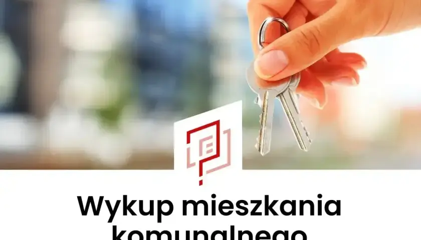 Dłoń trzyma klucze. Pod spodem napis: "Wykup mieszkania komunalnego". Poznaj cenę za metr!