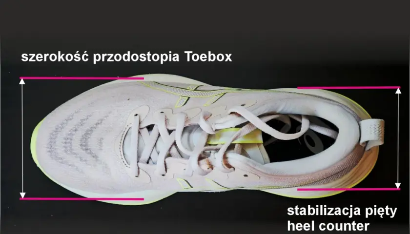 Jasnoróżowe buty do biegania naturalnego z zaznaczoną szerokością przodostopia i stabilizacją pięty.
