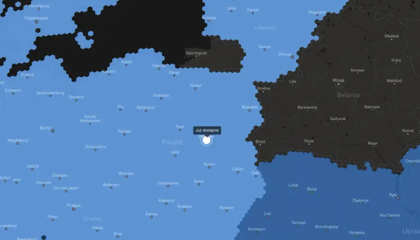 Mapa pokazuje zasięg Starlink w Europie. Obszary niebieskie oznaczają dostępność usługi, a czarne - brak.