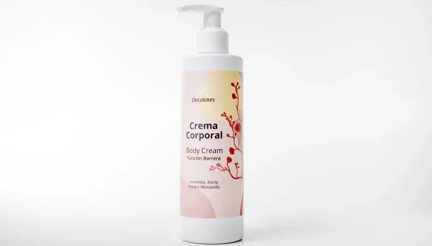 Crema corporal Decolores, la mejor crema reafirmante corporal ocu, con ceramidas, karité, avena y manzanilla para una piel nutrida y protegida.