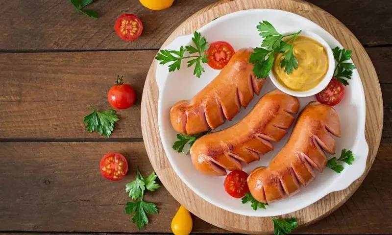 Ile kalorii ma kiełbasa z grilla: Tabela wartości wszystkich rodzajów