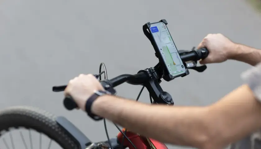 Najlepsze aplikacje do tras rowerowych w Warszawie, które ułatwią jazdę
