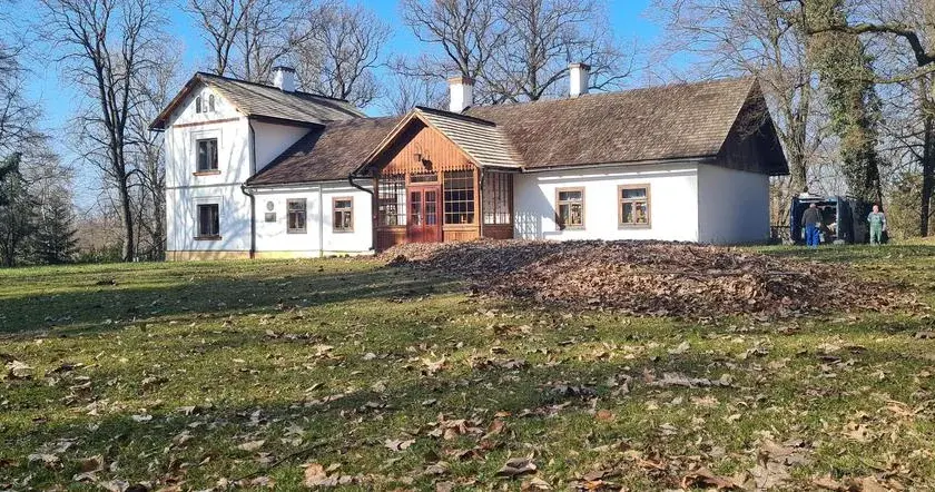 Dworek Marii Konopnickiej - historia, muzeum i aktualne wydarzenia