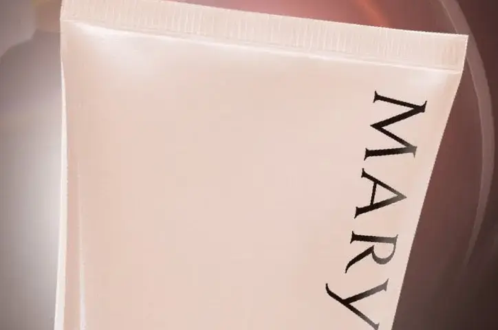 Maseczka rozświetlająco wygładzająca Mary Kay – efekty i gdzie kupić