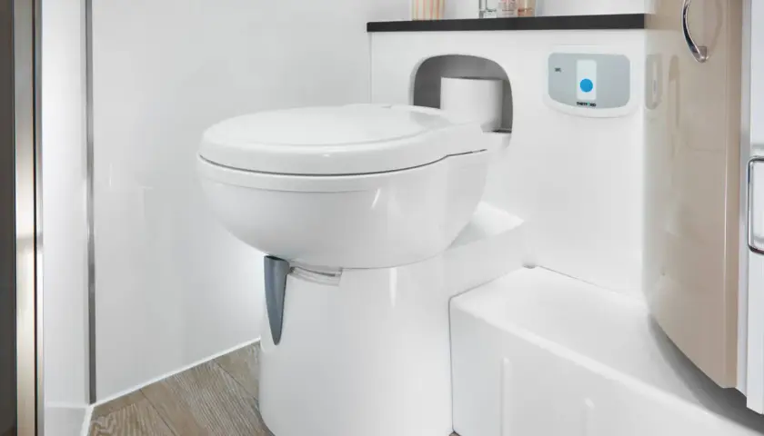 Jak działa wc w kamperze - wszystko o jego działaniu i pielęgnacji
