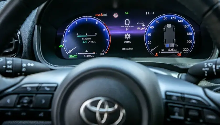 Ile pali Toyota Yaris 1.3 benzyna? Sprawdź realne spalanie i oszczędności