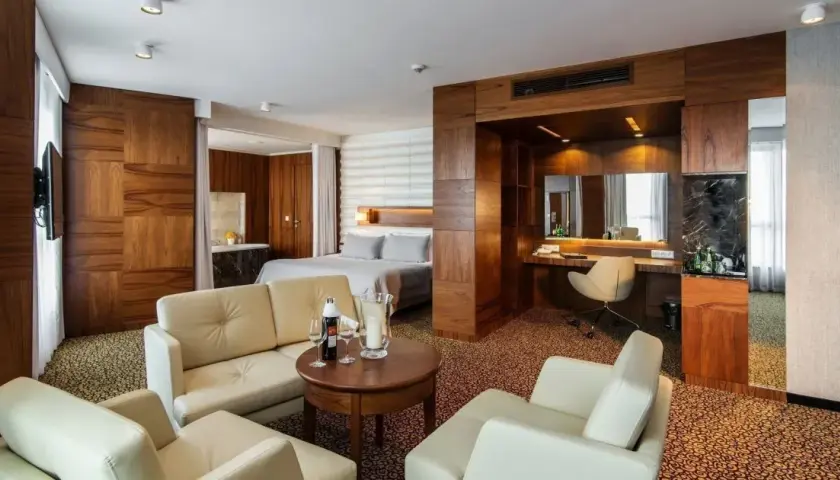 Jak zostawić pokój w hotelu i uniknąć nieprzyjemnych niespodzianek