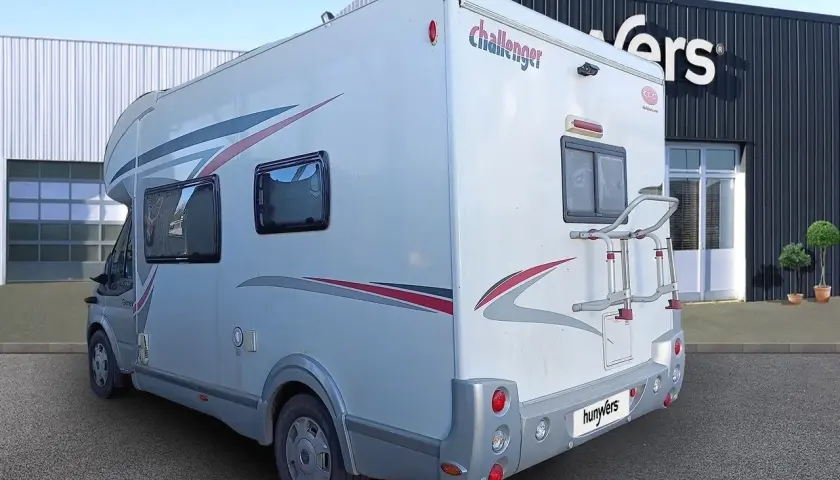 Camping-car Challenger Genesis 30, prêt pour l'aventure.