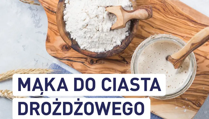 Mąka do ciasta drożdżowego w drewnianej misce i zakwas w słoiku. Idealne składniki na puszyste wypieki.