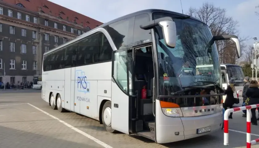 Ile kosztuje bus z Kołobrzegu do Dźwirzyna? Sprawdź ceny i trasy