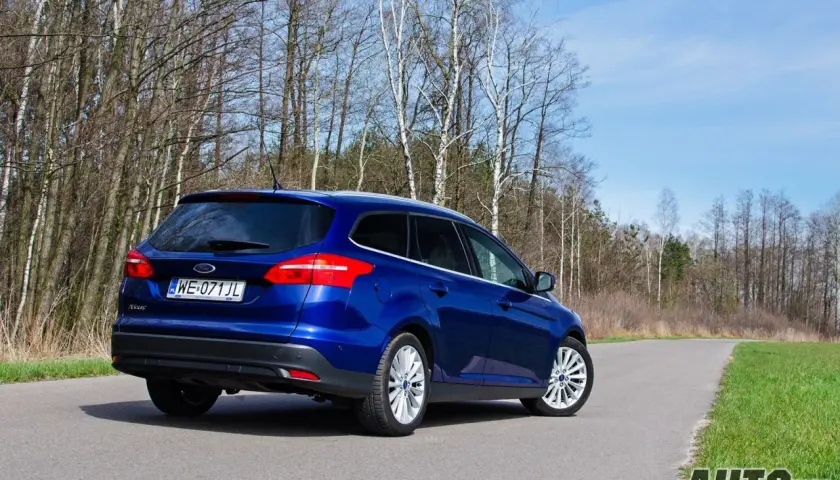 Pojemność baku Ford Focus Mk3 – różnice między wersjami nadwozia
