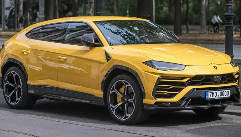Lamborghini za 300 tys. zł? Poznaj ukryte koszty posiadania!