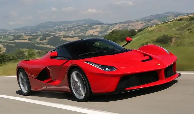 Ferrari LaFerrari ile kosztuje? Sprawdź ceny nowych i używanych modeli