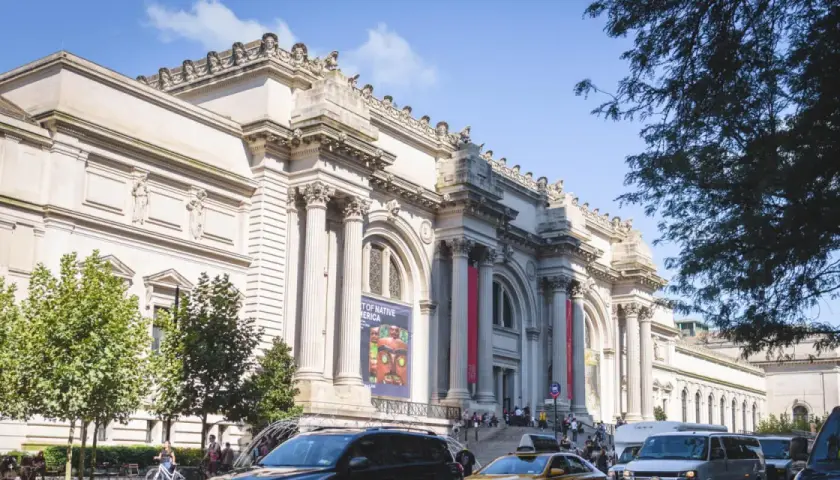 Das Metropolitan Museum of Art in New York, ein Ort, an dem man viele kostenlose Museen entdecken kann.